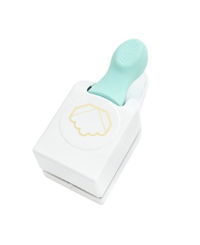 We R Memory Keepers Embossing Punch Scallop Photo Corner (60000541) We R Memory Keepers Embossing Punch Scallop Photo Corner (60000541)