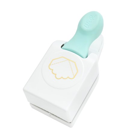 We R Memory Keepers Embossing Punch Scallop Photo Corner (60000541) We R Memory Keepers Embossing Punch Scallop Photo Corner (60000541)