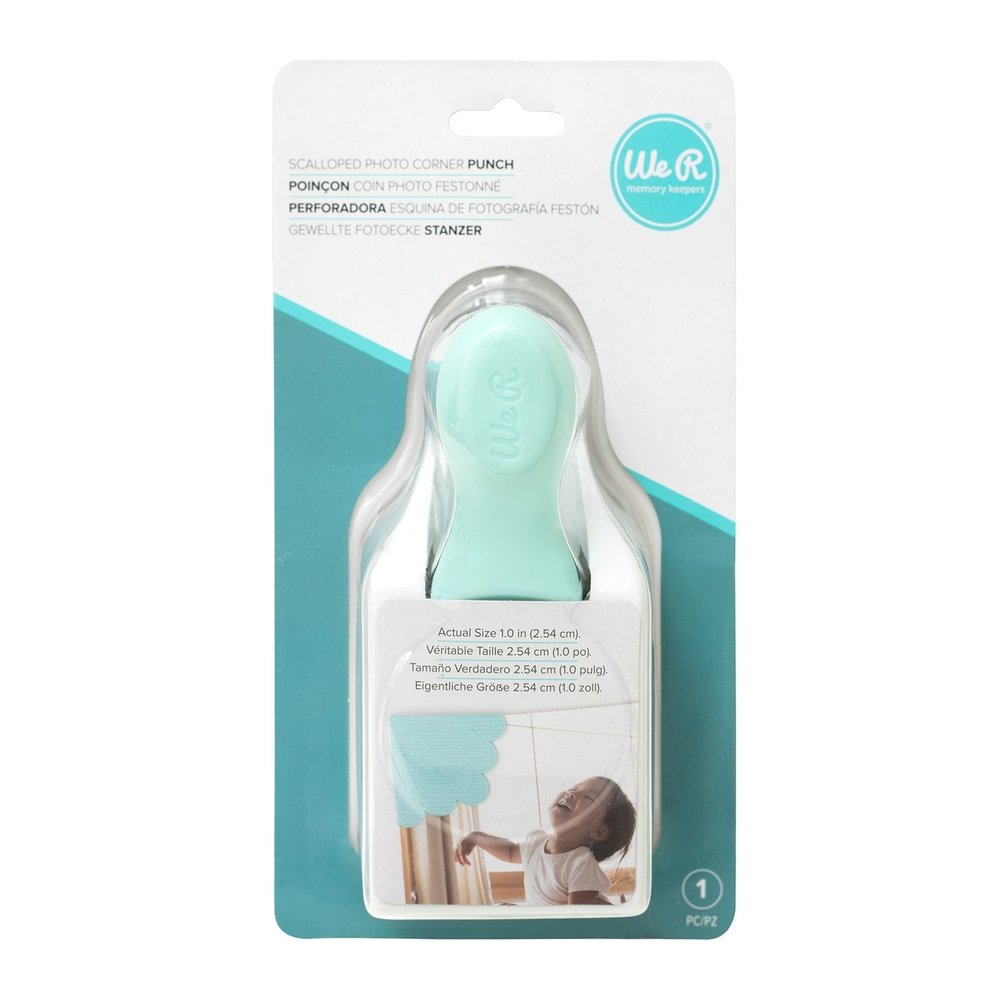 We R Memory Keepers Embossing Punch Scallop Photo Corner (60000541) We R Memory Keepers Embossing Punch Scallop Photo Corner (60000541)