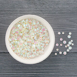 Spellbinders Aura Opalescent Faceted Sequins (SCS-186)