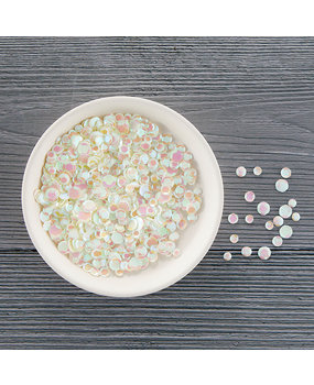 Spellbinders Aura Opalescent Faceted Sequins (SCS-186) Spellbinders Aura Opalescent Faceted Sequins (SCS-186)