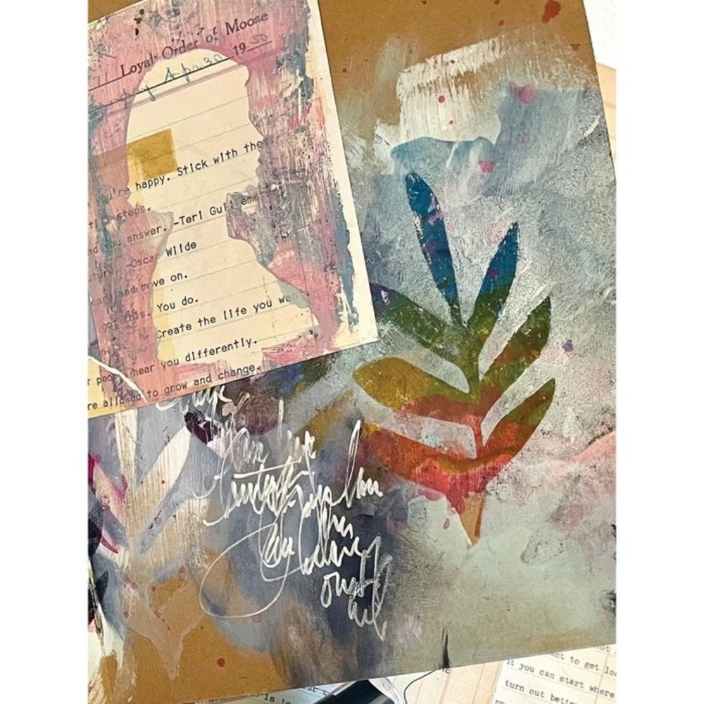 Dina Wakley MEdia Media Gloss Spray Sterling 56ml (MDO74274) Dina Wakley MEdia Media Gloss Spray Sterling 56ml (MDO74274)