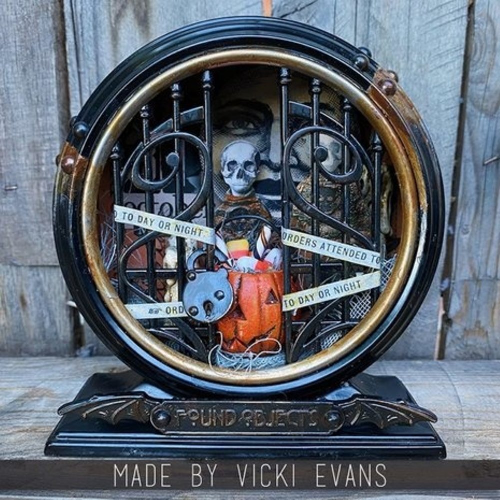 Idea-ology Tim Holtz Halloween Curio Clock Black (TH94274) Idea-ology Tim Holtz Halloween Curio Clock Black (TH94274)