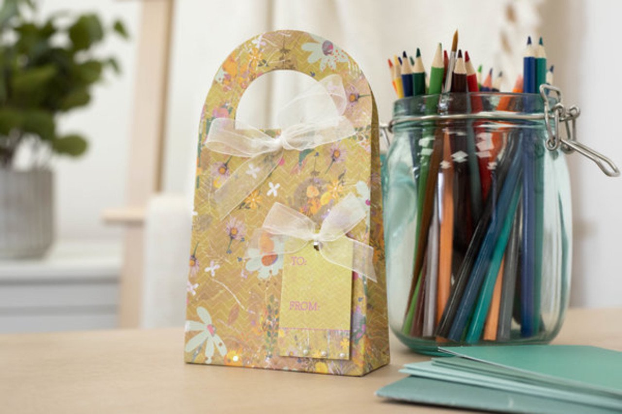 Crafter's Companion Summer Sorbet Die-Cut Gift Bag (CC-PAD-GIFT-SUSO) Crafter's Companion Summer Sorbet Die-Cut Gift Bag (CC-PAD-GIFT-SUSO)