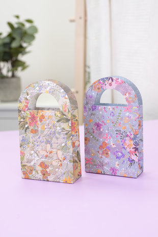 Crafter's Companion Vintage Summer Die-Cut Gift Bag (CC-PAD-GIFT-VISU) Crafter's Companion Vintage Summer Die-Cut Gift Bag (CC-PAD-GIFT-VISU)