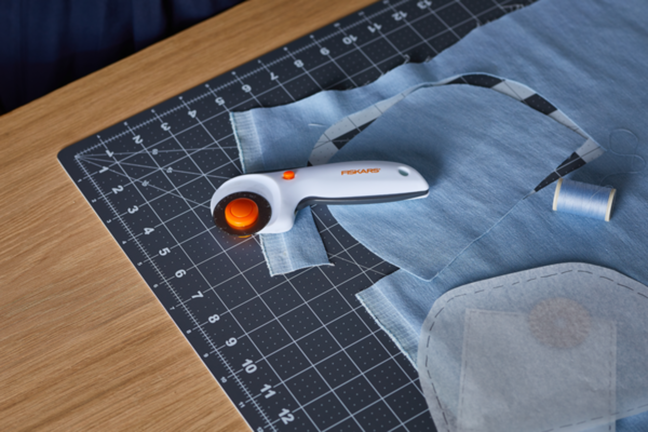 Fiskars Rotary Cutter Ø45mm Trigger (1003910) Fiskars Rotary Cutter Ø45mm Trigger (1003910)