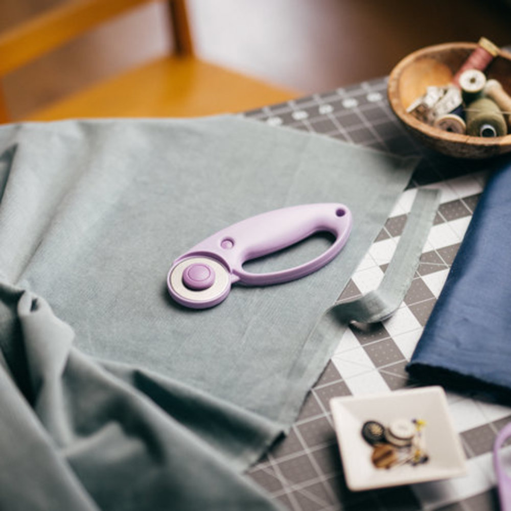 Fiskars Rotary Cutter Explore Ø45mm Ultra Lilac (1066464)