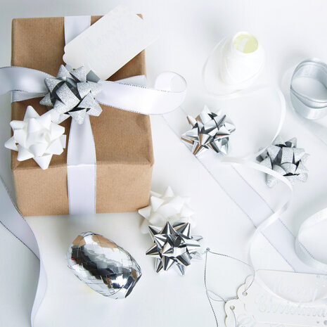 Papermania Gift Bows Kit Silver & White (PMA 171909) Papermania Gift Bows Kit Silver & White (PMA 171909)