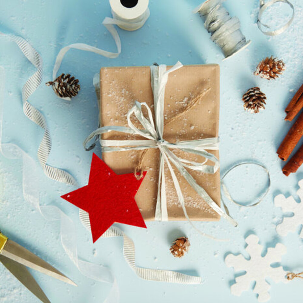 Papermania Felt and Paper Gift Tag Kit Silver (PMA 157935) Papermania Felt and Paper Gift Tag Kit Silver (PMA 157935)