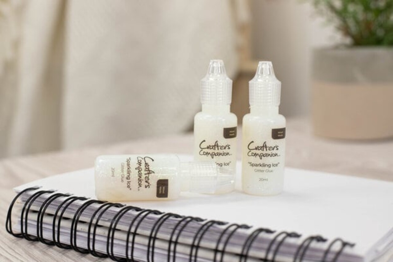 Crafter's Companion Mixed Media Glitter Glue All That Glitters (CC-MME-GG-ATGL) Crafter's Companion Mixed Media Glitter Glue All That Glitters (CC-MME-GG-ATGL)