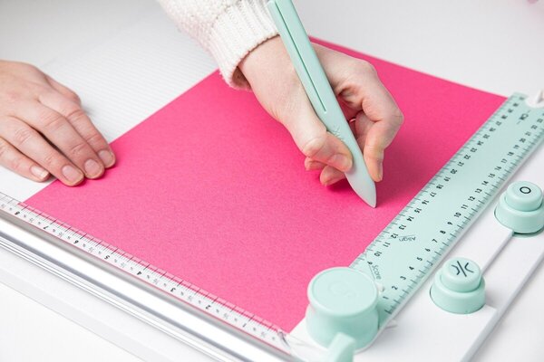 Sizzix Scoring Board & Trimmer Tips! 