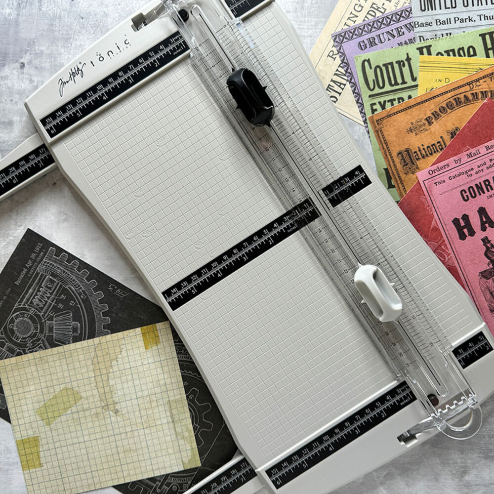 Tonic Studios Tim Holtz 12.5 inch / 31.5 cm Precision Trimmer (3961e) Tonic Studios Tim Holtz 12.5 inch / 31.5 cm Precision Trimmer (3961e)