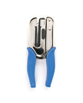 We R Memory Keepers Crop-A-Dile Power Punch 1/16 Inch (71273-2) We R Memory Keepers Crop-A-Dile Power Punch 1/16 Inch (71273-2)