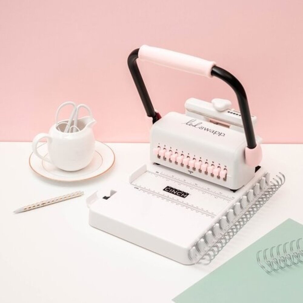 We R Memory Keepers Cinch Book Binding Tool The Heidi Swapp (662789) We R Memory Keepers Cinch Book Binding Tool The Heidi Swapp (662789)