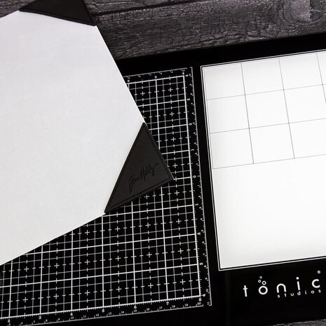 Tonic Studios Tim Holtz Travel Media Surface Mat (4500E) Tonic Studios Tim Holtz Travel Media Surface Mat (4500E)