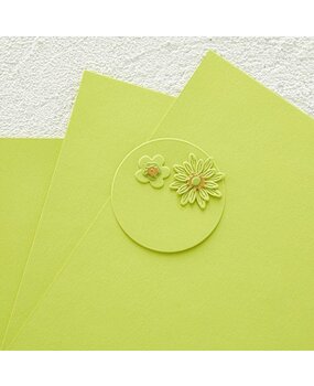 Spellbinders Color Essential Cardstock 8.5x11 Inch Peridot (CS-013) Spellbinders Color Essential Cardstock 8.5x11 Inch Peridot (CS-013)