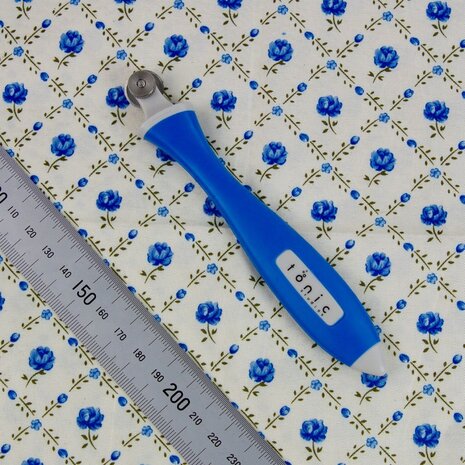 Tonic Studios Precision Rotary Cutter Ø14mm (2059E) Tonic Studios Precision Rotary Cutter Ø14mm (2059E)