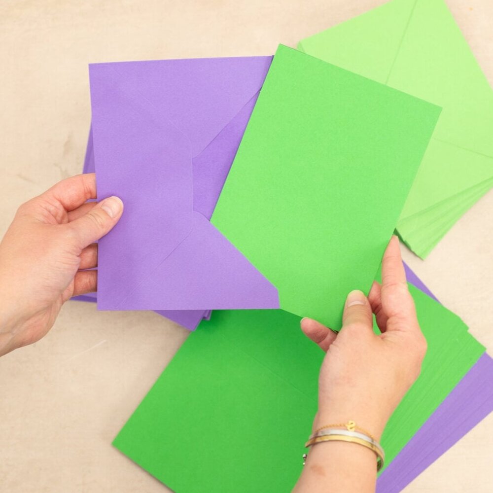 Crafter's Companion Card & Envelopes 5x7 Inch Purple & Green (100pcs) (CC-PGCBEN-5X7) Crafter's Companion Card & Envelopes 5x7 Inch Purple & Green (100pcs) (CC-PGCBEN-5X7)