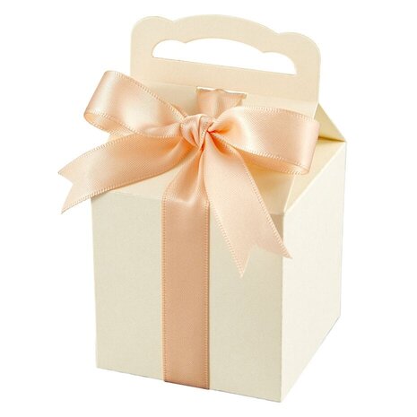 Spellbinders Sealed 3D Christmas Ribbon Box Dies (S6-240) Spellbinders Sealed 3D Christmas Ribbon Box Dies (S6-240)