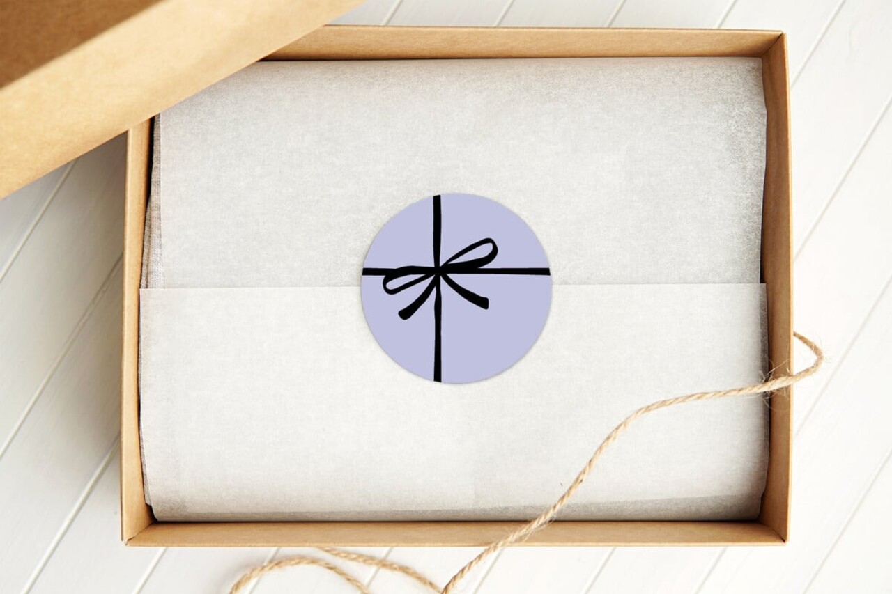 Studio Light Essentials Gift Bow Round Stickers on Roll (SL-ES-STIC29) Studio Light Essentials Gift Bow Round Stickers on Roll (SL-ES-STIC29)