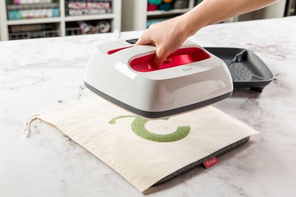 Cricut EasyPress 2 Raspberry 9x9 Inch (2005553) Cricut EasyPress 2 Raspberry 9x9 Inch (2005553)