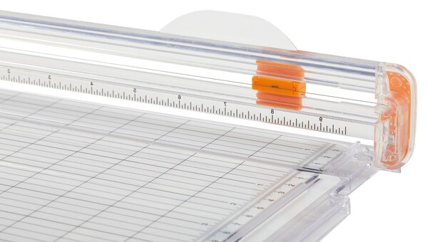 Fiskars SureCut Paper Trimmer A5 (1077798) Fiskars SureCut Paper Trimmer A5 (1077798)