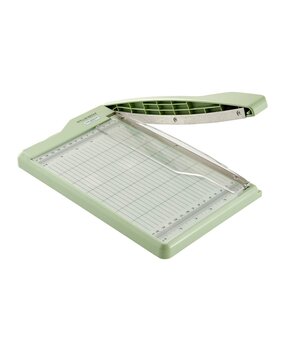 Spellbinders Lisa Horton Crafts Guillotine Paper Trimmer (T-080) Spellbinders Lisa Horton Crafts Guillotine Paper Trimmer (T-080)