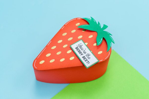 Crafter's Companion Fruit Treat Boxes The Berry Best Stamp Die & Template (CC-STD-TEMP-BEBE) Crafter's Companion Fruit Treat Boxes The Berry Best Stamp Die & Template (CC-STD-TEMP-BEBE)