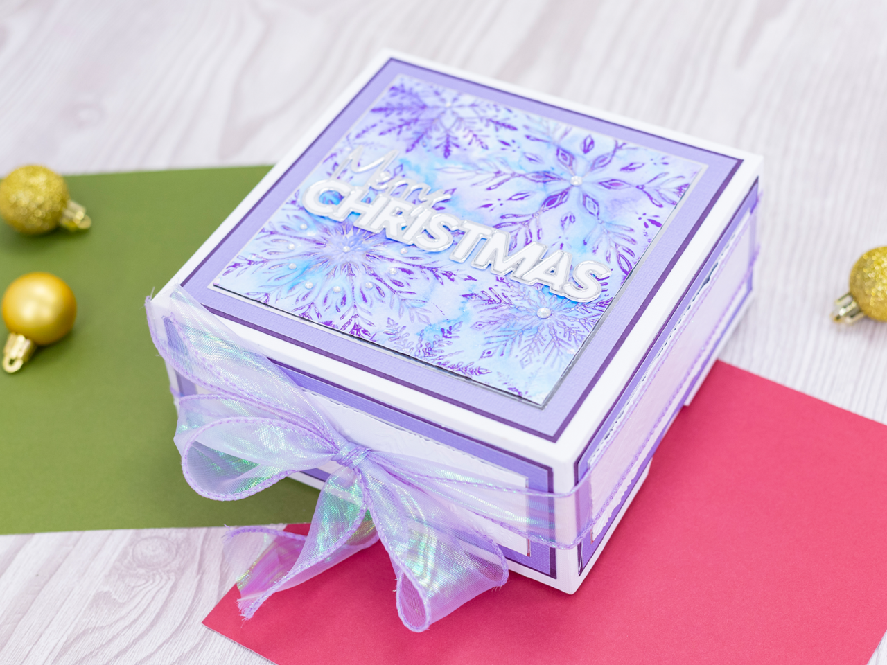 Crafter's Companion Stylish Snowflakes 3D Embossing Folder (CC-EF5.5-3D-STSN) Crafter's Companion Stylish Snowflakes 3D Embossing Folder (CC-EF5.5-3D-STSN)