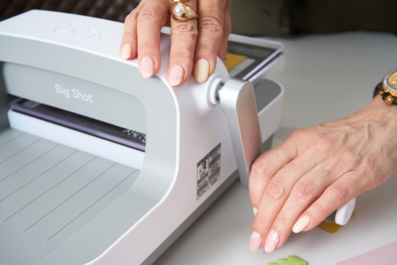 Sizzix Big Shot Machine Only (667085) + GRATIS DISNEY SNIJMAL