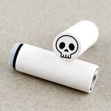 Merry & Bright Mini Wooden Stamp Skull (1MB00002)