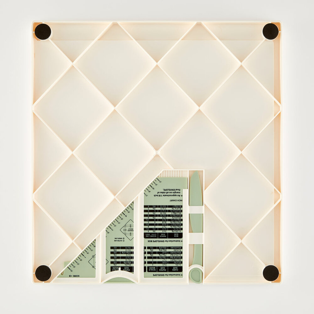 Spellbinders Lisa Horton Crafts Special Edition 12x12 Inch Scoring Board (T-096)