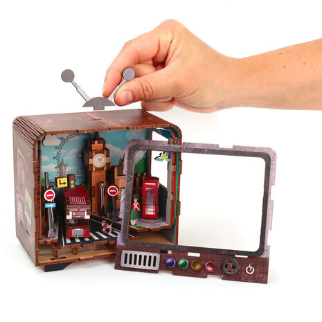 Graine Creative 3D Miniature TV Welcome to London