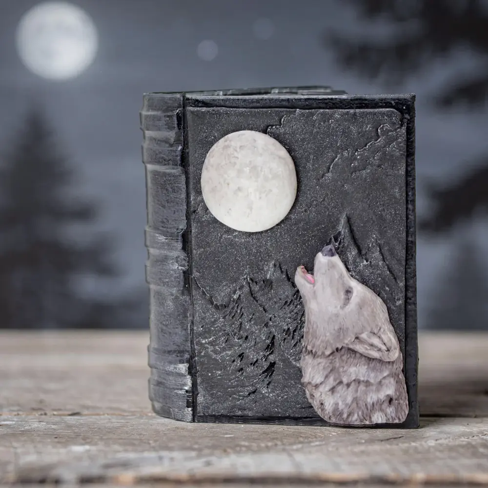 Cosmic Shimmer Silicone Mould Wolf Moon (CF0078-CS)