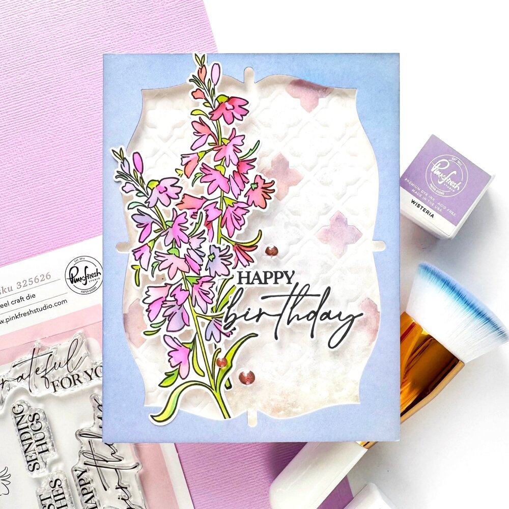 Pinkfresh Studio Sunlit Manor Stamp Cardinal Kiss (325526)