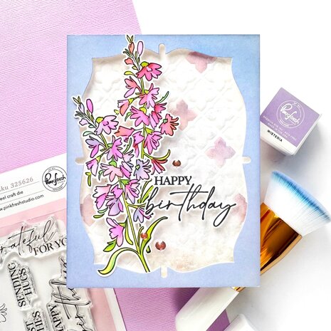 Pinkfresh Studio Sunlit Manor Stamp Cardinal Kiss (325526)