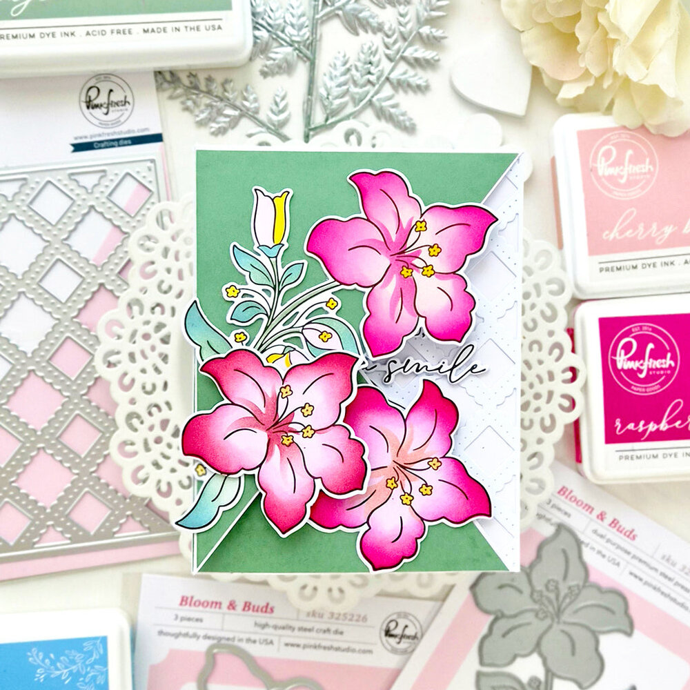 Pinkfresh Studio Sunlit Manor Stamp Bloom & Buds (325126)