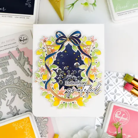 Pinkfresh Studio Sunlit Manor Stamp Lemon Blossom Crest (321226)