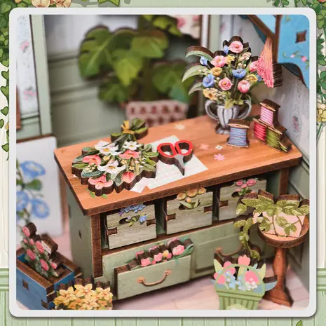 CuteBee DIY Miniature House Champs-Élysées Florist (CWGC201) CuteBee DIY Miniature House Champs-Élysées Florist (CWGC201)