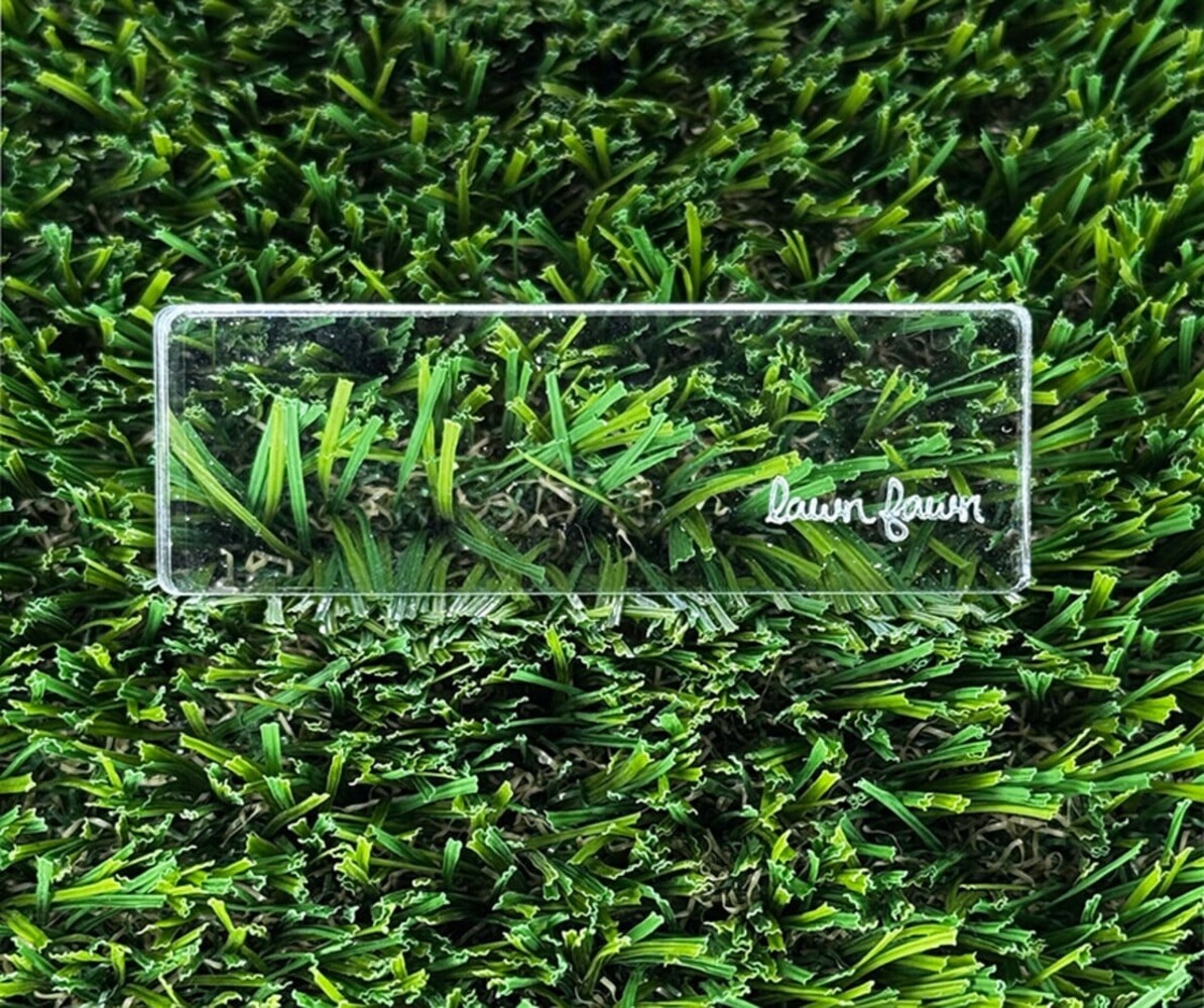 Lawn Fawn Acrylic Stamping Block 1x3 Inch (LF3995) Lawn Fawn Acrylic Stamping Block 1x3 Inch (LF3995)
