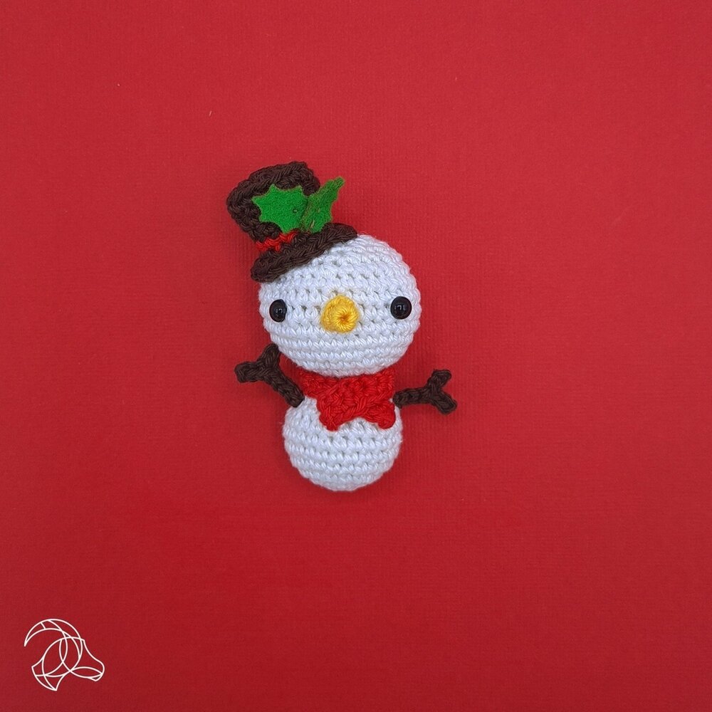 Hardicraft Mini Snowman Crochet Kit (HC-40MB084) Hardicraft Mini Snowman Crochet Kit (HC-40MB084)