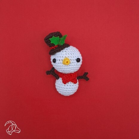 Hardicraft Mini Snowman Crochet Kit (HC-40MB084) Hardicraft Mini Snowman Crochet Kit (HC-40MB084)