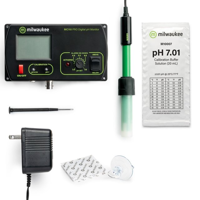 MC110 continuous pH meter