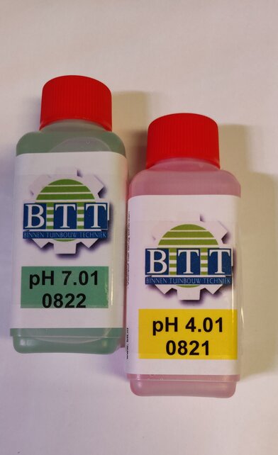 Calibration solution pH 7 and pH 4