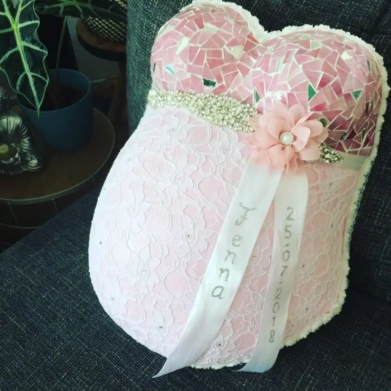 gipsverband voor gipsbuik maken