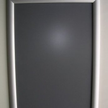 Klik-lijst voor postermaat 21x30  cm ALU-klap -A4 rechthoek 25mm profiel, voorzien van ontspiegelde voorzetfolie. Zichtmaat deze uitvoering is 19.2x28 cm.Klapraam, wissellijst, wandklapraam. Geproduceerd in Duitsland / Made in Germany.