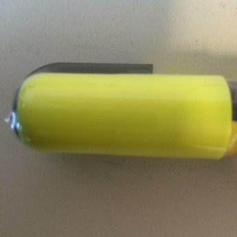 ZIG Illumigraph ZIG Illumigraph PMA-510 krijtstift smal 2-6 mm fluor geel, afwasbaar met water op een niet poreuze ondergrond.