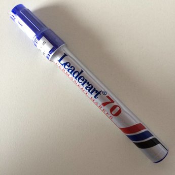 Leaderart Leaderart 70 stift blauw / permanent marker - lijndikte 1-3mm. Uitvoering is met ronde punt. Leaderart 70 permanent marker met ronde punt.