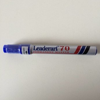 Leaderart Leaderart 70 stift blauw / permanent marker - lijndikte 1-3mm. Uitvoering is met ronde punt. Leaderart 70 permanent marker met ronde punt.