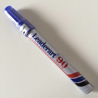 Leaderart Leaderart 90 stift blauw / permanent marker -  beitelpunt -lijnbreedte 1-5mm. Leaderart 90 permanent marker met schuine punt.